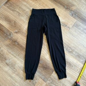 Lululemon like new align joggers size 6